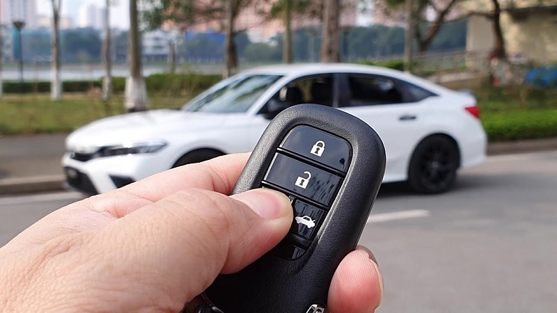 Chìa khóa thông minh điều khiển xe từ xa